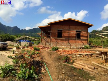 Karen Community Groups Build School for Remote Villagers