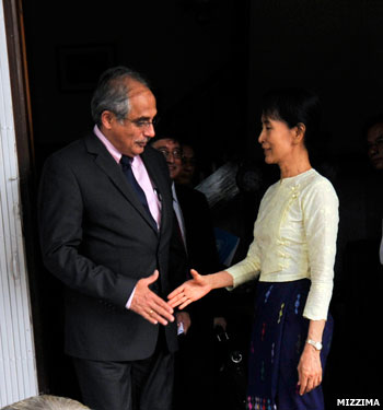 Recently released Burmese pro-democracy leader Aung San Suu Kyi welcomes Vijay Nambiar (left), United Nations Secretary General Ban Ki-moon’s special envoy to Burma, at the home where the junta kept her for the past seven years under house arrest, in Rangoon on Saturday, November 27, 2010. UN sources are quoted as saying that after returning from Burma “Nambiar’s internal reporting to UN officials was critical of Aung San Suu Kyi, characterising her as out of touch and somehow too hard-line”. Photo: Mizzima