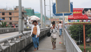 Myawaddy Bridge ( Photo: HONG SAR ) Myawaddd