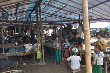 Kachin refugees displaced by the fighting in Kachin State are in need of warm clothing, bedding, food and medical supplies. U.N. special envoy Tomas Ojea Quintana is now in Burma to try to assess the needs of the refugees. Photo:Jinghpaw Kasa