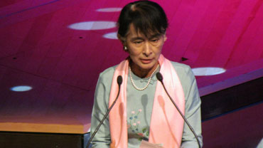 Aung San Suu Kyi speaks to the Burmese community at the Royal Festival Hall in London on Friday, June 22, 2012. Photo: Burma Campaign UK