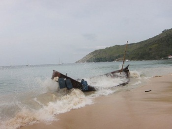 boat_damaged_in_Thailand_coast