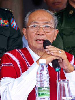 KNU peace delegate Saw David Taw, chief of the KNU judicial department, speaks at a press conference on January 12, 2012. Photo: Mizzima