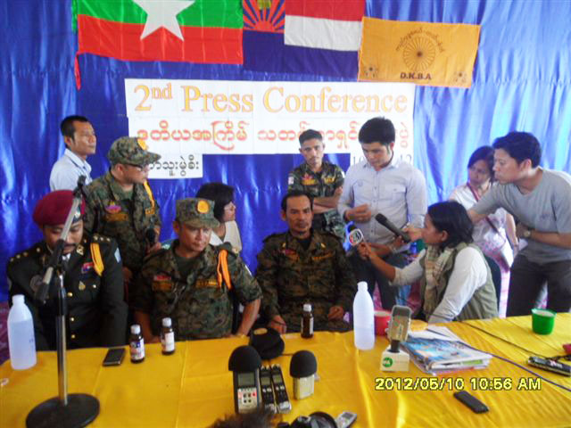 Major General Na Kham Mwe holds his second press conference. Photo: Karen News