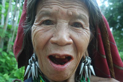 some Karenni women, like this woman in traditional dress shown at camp 1, chew the betel nut too. Photo: Kantarawaddy Times