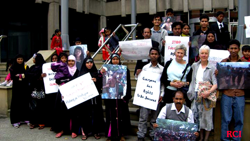 Demonstrators in front of Australian Embassy R-Ireland-01