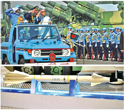 FM 90 missile နှင့် ဘင်္ဂလာဒေချ့် ၀န်ကြီးချုပ် ဒုံးကျည်တပ်ဖွဲ့၏ အလေးပြုခြင်းကို ခံယူနေစဉ်။ Bangladesh-Air-force-day