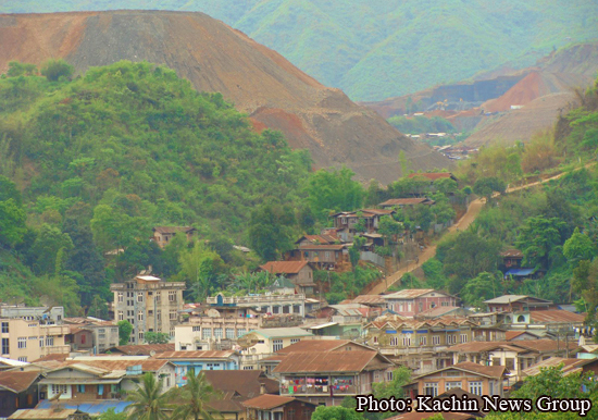 ကချင်ပြည်နယ် ကျောက်စိမ်းထွက်ရှိရာ ဖားကန့် မြို့။ ဓါတ်ပုံ-ကချင်သတင်းဌာန hpa_kan