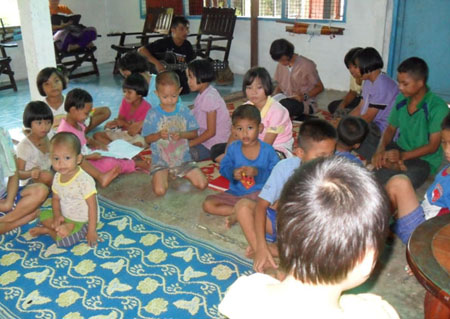 Children from Huymalai Children's Home are worshiping on Sunday lulu_p1