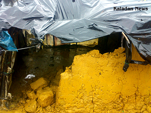 The heavy rain destroyed the mud wall of shack raindestory-05