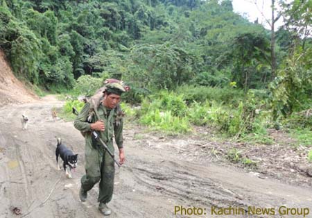 A civilian fighter of the Kachin People's Army under KIA. 28oct-jawgawnghpla