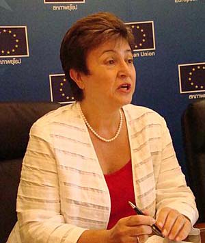 Photo-VOA R.Coben (EU commissioner Kristalina Georgieva)
