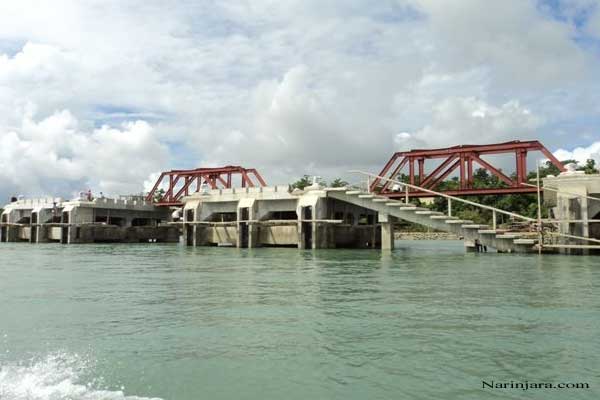 The construction site of crude oil tanker port in Madae Island Kyauk Pru. (Photo- Narinjara) Kyaukphyu-Narinjara.com-gallery-30-8-2011-2
