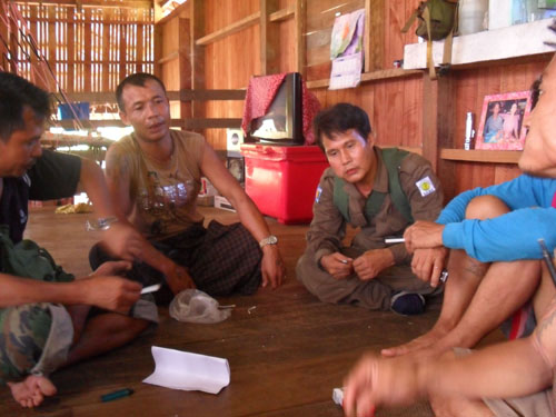 မြိုင်ကြီးငူရှိ နယ်ခြားစောင့်တပ်ကို တော်လှန်နေသူ ဒီကေဘီအေတပ်ဖွဲ့ဝင်များ မြိုင်ကြီးငူရှိ နယ်ခြားစောင့်တပ်ကို တော်လှန်နေသူ ဒီကေဘီအေတပ်ဖွဲ့ဝင်များ