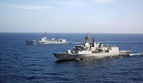 PNS FFG 251 Zulfiqar with RAN FFH-153 Stuart of Bangladesh Navy in the Bay bd-navy