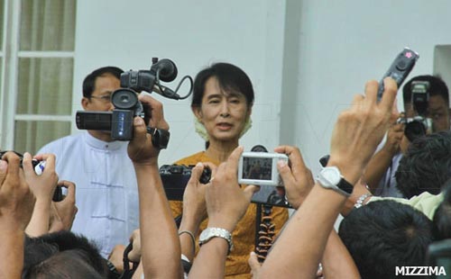 “Our government is elected by the people so we must pay attention to the will of the people. We are obliged to focus on resolving the worries... suu-kyi-and-aung-kyi-meet-sep-30-2011-1