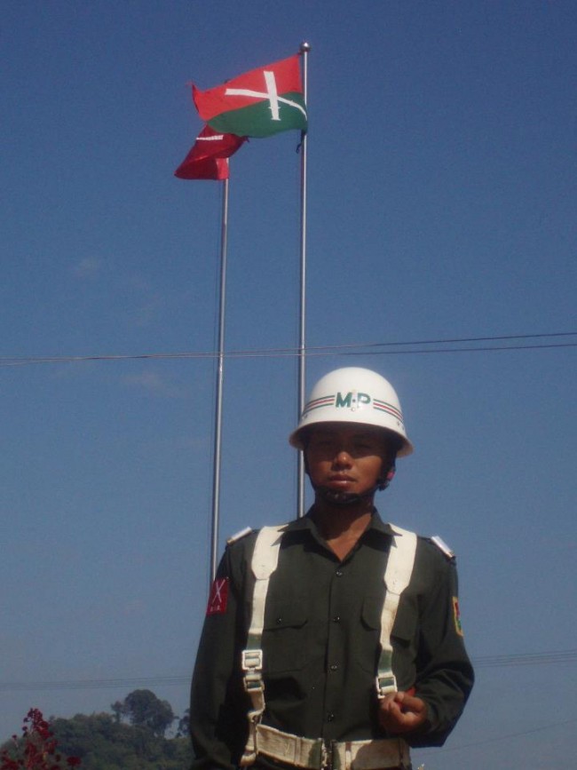 ဓါတ်ပုံ ကချင်ပြည် လွတ်လပ်ရေး တပ်မတော် (KIA)