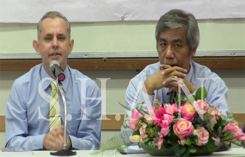 Paul Keenan နှင့် ဒေါက်တာ ဆလိုင်းလျန်မှုန်းဆာခေါင်း Paul Keenan နှင့် ဒေါက်တာ ဆလိုင်းလျန်မှုန်းဆာခေါင်း