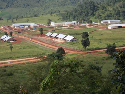 အမှတ် ၁၄ စစ်တပ်လေ့ကျင့်ရေးကျောင်း အဝေးကမြင်တွေ့ရစဉ် (ဓါတ်ပုံ-ကန္တာရဝတီတိုင်း(မ်))