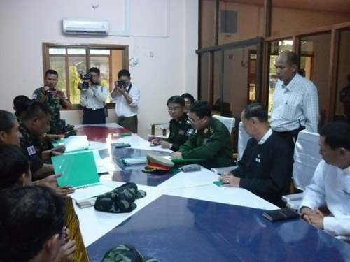 DKBA နှင့် အစိုးရတို့ တွေ့ဆုံ ဆွေးနွေးပုံ (ဓါတ်ပုံ - DKBA ပြန်ကြားရေး)