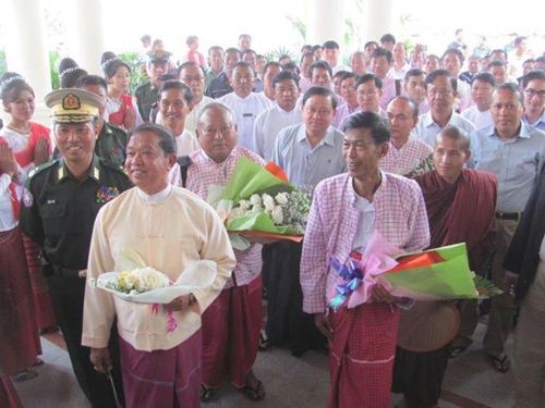 မွန်ပြည်သစ်ပါတီနှင့် အစိုးရ တွေ့ဆုံစဉ် 