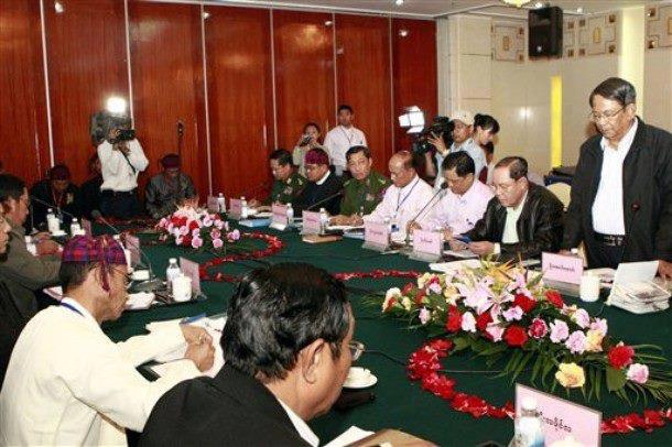 အစိုးရနှင့် KIA တွေ့ဆုံစဉ် (ဓါတ်ပုံ - အင်တာနက်)