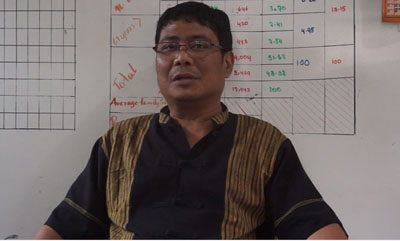 ကေတီမှ KNPP အတွင်းရေးမှူး (၂) ဦးအောင်ဆန်းမြင့်အား အင်တာဗျူးနေစဉ် (ဓါတ်ပုံ-ကေတီ)