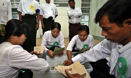 ၂၀၁၀ ရွေးကောက်ပွဲက ကြံ့ခိုင်ရေးပါတီမှ မဲများရေတွက်နေစဉ် (ဓါတ်ပုံ - the guardian) ၂၀၁၀ ရွေးကောက်ပွဲက ကြံ့ခိုင်ရေးပါတီမှ မဲများရေတွက်နေစဉ် (ဓါတ်ပုံ - the guardian)