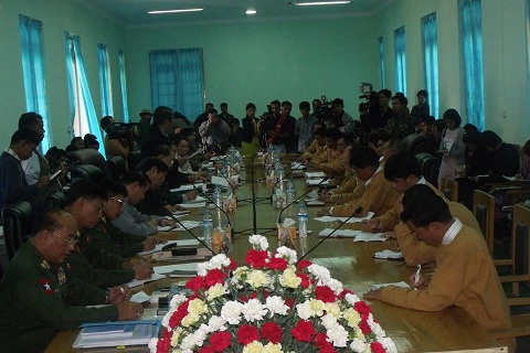 မြန်မာအစိုးရကိုယ်စားလှယ်နှင့် သျှမ်းပြည်တပ် မတော် SSPP/SSA တို့ တောင်ကြီး၌ တွေ့ဆုံဆွေးနွေးစဉ် (ဓါတ်ပုံ- Burmavjmedia) မြန်မာအစိုးရကိုယ်စားလှယ်နှင့် သျှမ်းပြည်တပ် မတော် SSPP/SSA တို့ တောင်ကြီး၌ တွေ့ဆုံဆွေးနွေးစဉ် (ဓါတ်ပုံ- Burmavjmedia)