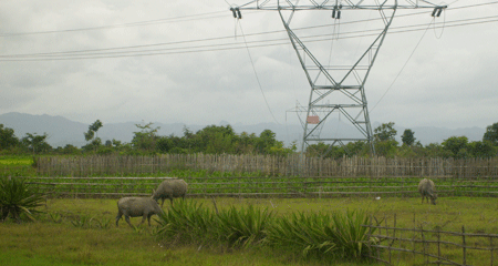 ကရင်နီပြည်တွင်းမှ မြန်မာနိုင်ငံ အလယ်ပိုင်းသို့ သွယ်တန်းသွားသော လျှပ်စစ်မီးတိုင် ကရင်နီပြည်တွင်းမှ မြန်မာနိုင်ငံ အလယ်ပိုင်းသို့ သွယ်တန်းသွားသော လျှပ်စစ်မီးတိုင်