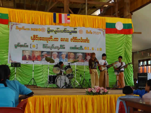 ဗုဒ္ဓယဉ်ကျေးမှု နှင့် သျှမ်းစာပေ နွေရာသီသင်တန်းဆင်းပွဲ အခမ်းအနား(ဓါတ်ပုံ- PPK) ဗုဒ္ဓယဉ်ကျေးမှု နှင့် သျှမ်းစာပေ နွေရာသီသင်တန်းဆင်းပွဲ အခမ်းအနား(ဓါတ်ပုံ- PPK)