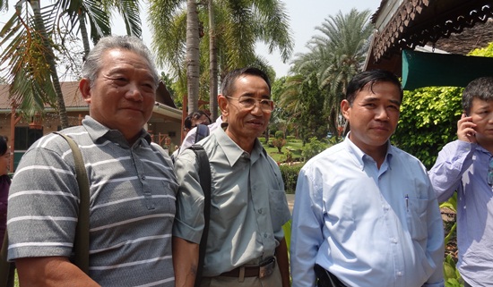 ကေအဲန်ယူထံ ပြန်ရောက်ရှိလာသည့် ပဒိုမန်းငြိမ်းမောင်အား တွေ့ရစဉ် (Photo-KIC) ကေအဲန်ယူထံ ပြန်ရောက်ရှိလာသည့် ပဒိုမန်းငြိမ်းမောင်အား တွေ့ရစဉ်