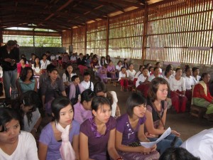 မွန်အမျိုးသမီးနေ့အခမ်းအနားတက်ရောက်သူများ(ဂျပန်ရေတွင်း) Photo-IMNA မွန်အမျိုးသမီးနေ့အခမ်းအနားတက်ရောက်သူများ(ဂျပန်ရေတွင်း) Photo-IMNA