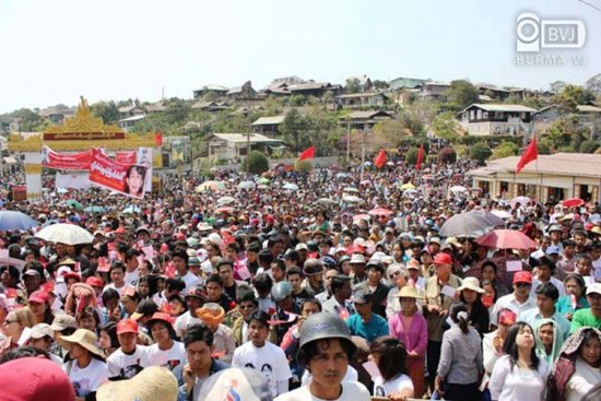 ကလောမြို့လူထုဟောပြောပွဲမြင်ကွင်း (ဓါတ်ပုံ - Burma VJ)