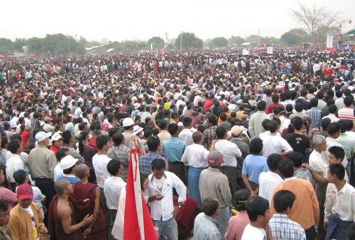 အောင်ပင်လယ်ကွင်းမှ လူပင်လယ်မြင်ကွင်း (ဓါတ်ပုံ - အင်တာနက်)