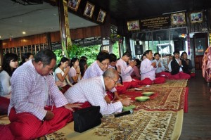 ဟံသာဝတီကျဆုံးသည့်ကာလအတွင်း ကွယ်လွန်သူများအတွက်အမျှပေးပေခဲ့ပုံ-ဝင်းကရွာ(Photo-IMNA) ဟံသာဝတီကျဆုံးသည့်ကာလအတွင်း ကွယ်လွန်သူများအတွက်အမျှပေးပေခဲ့ပုံ-ဝင်းကရွာ(Photo-IMNA)