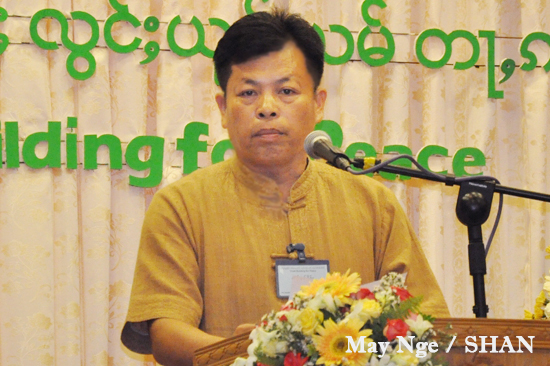 Brig Gen Pawng Kherh reading message from RCSS/SSA president Yawdserk yesterday. (Photo: May Nge / SHAN) Brig Gen Pawng Kherh reading message from RCSS/SSA president Yawdserk yesterday. (Photo: May Nge / SHAN)