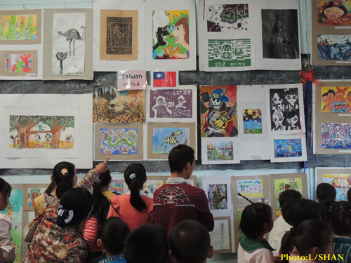 နမ့်ခမ်းမြို့နယ် နိုင်ငံတကာ ကလေးပန်းချီအနုပညာပြပွဲဖွင့်ပွဲအခမ်းအနား နမ့်ခမ်းမြို့နယ် နိုင်ငံတကာ ကလေးပန်းချီအနုပညာပြပွဲဖွင့်ပွဲအခမ်းအနား