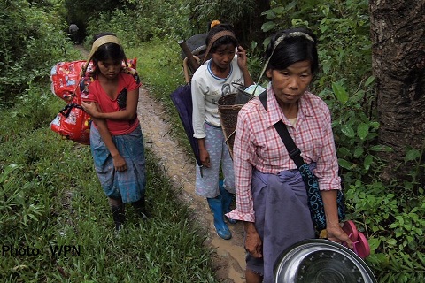 ကချင်ပြည်နယ် စစ်ဘေးသင့် ဒုက္ခသည်တချို့(ဓါတ်ပုံ- WPN) ကချင်ပြည်နယ် စစ်ဘေးသင့် ဒုက္ခသည်တချို့(ဓါတ်ပုံ- WPN)