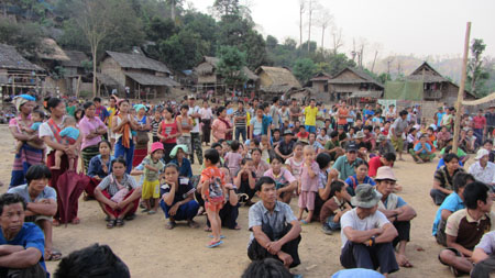 ကရင်နီ အမှတ်(၁) ဒုက္ခသည်စခန်း၌ မြင်တွေ့ရသော ပြည်သူလူထုများ (ဓါတ်ပုံ-ကေတီ)