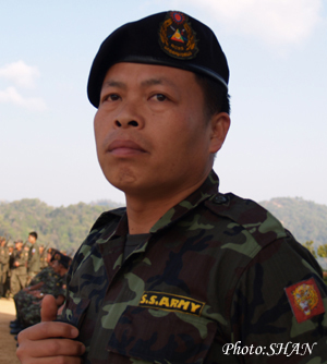 ဗိုလ်မှူးချုပ် ပေါင်ခေး ဗိုလ်မှူးချုပ် ပေါင်ခေး