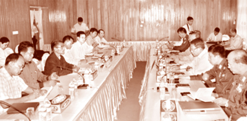 ယမန်နှစ်က လားရှိုး၌ ကျင်းပသော UWSA နှင့်နေပြည်တော်အဖွဲ့၏ ပြည်ထောင်စုအဆင့် ငြိမ်းချမ်းရေးဆွေးနွေးပွဲ ယမန်နှစ်က လားရှိုး၌ ကျင်းပသော UWSA နှင့်နေပြည်တော်အဖွဲ့၏ ပြည်ထောင်စုအဆင့် ငြိမ်းချမ်းရေးဆွေးနွေးပွဲ