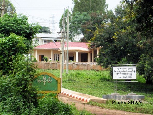 မန်စံပင်မလျှပ်စစ်ဓါတ်အားခွဲရုံ (ဓါတ်ပုံ-သျှမ်းသံတော်ဆင့်) မန်စံပင်မလျှပ်စစ်ဓါတ်အားခွဲရုံ (ဓါတ်ပုံ-သျှမ်းသံတော်ဆင့်)