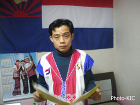 ကရင်လူငယ်အစည်းအရုံး(ကိုးရီးယားဌာနခွဲ) ဥက္ကဌ စောလှိုင်မျိုး သိမ်း(ခေါ်) မင်းမင်းသိမ်း(ဓါတ်ပုံ ကေအိုင်စီ) ကရင်လူငယ်အစည်းအရုံး(ကိုးရီးယားဌာနခွဲ) ဥက္ကဌ စောလှိုင်မျိုး သိမ်း(ခေါ်) မင်းမင်းသိမ်း(ဓါတ်ပုံ ကေအိုင်စီ)