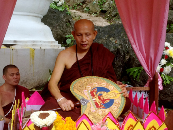 Khruba Bonchum giving a sermon to the audience on July 21, 2013