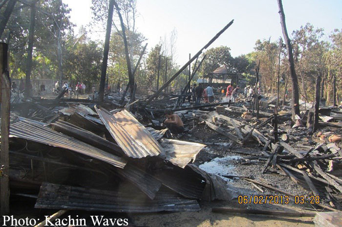 မီးလောင်ပျက်ဆီးနေတဲ့ မြစ်ကြီးနားဆေးရုံ ၀န်ထမ်းဆောင်မြင်ကွင်း။ မီးလောင်ပျက်ဆီးနေတဲ့ မြစ်ကြီးနားဆေးရုံ ၀န်ထမ်းဆောင်မြင်ကွင်း။