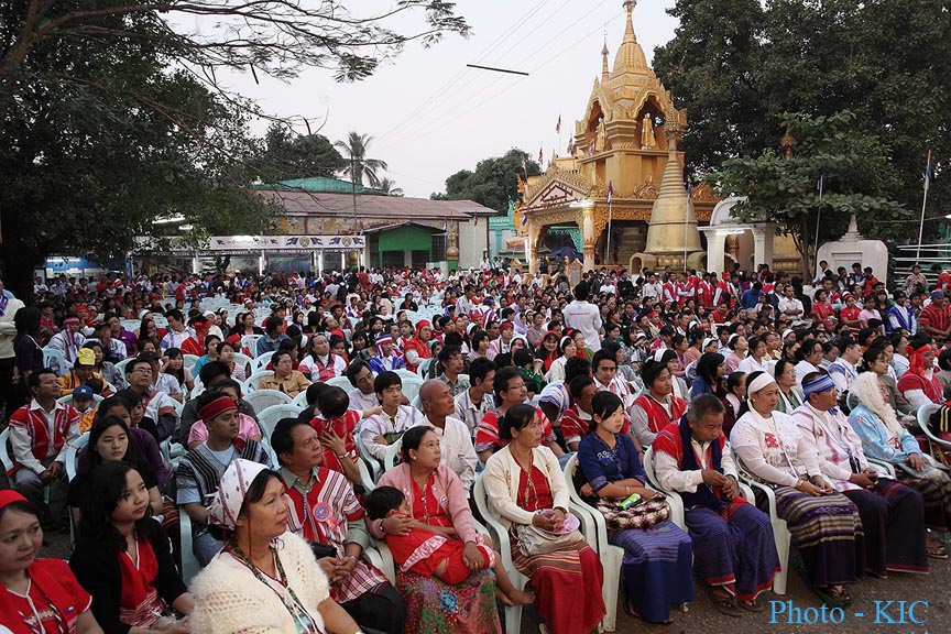 ၂၀၁၁ခုနှစ်က အာလိန်ငါးဆင့်တွင် ကျင်းပသည့် ရ၄ကြိမ်မြောက် ကရင်နှစ်သစ်ကူးပွဲတော်