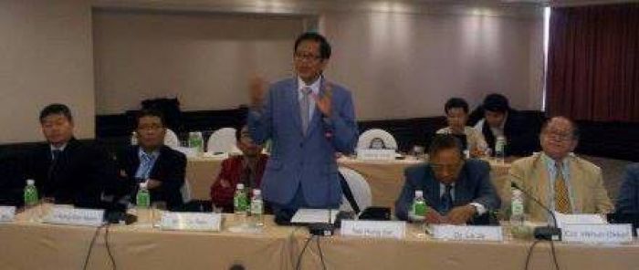 UNFC အထွေထွေအတွင်းရေးမှူးမှ အစီရင်ခံစာတင်ပြနေပုံ UNFC အထွေထွေအတွင်းရေးမှူးမှ အစီရင်ခံစာတင်ပြနေပုံ (ဓါတ်ပုံ - ကိုယ်စားလှယ်တဦး) UNFC အထွေထွေအတွင်းရေးမှူးမှ အစီရင်ခံစာတင်ပြနေပုံ UNFC အထွေထွေအတွင်းရေးမှူးမှ အစီရင်ခံစာတင်ပြနေပုံ (ဓါတ်ပုံ - ကိုယ်စားလှယ်တဦး)