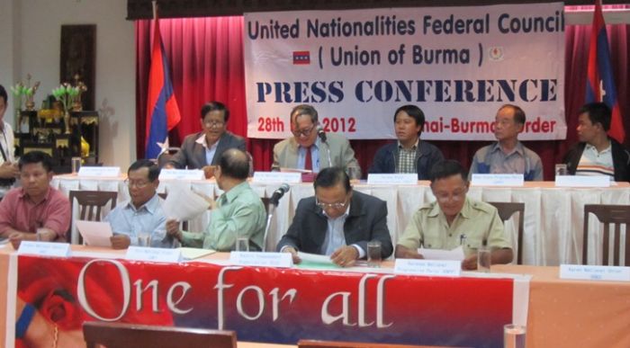 UNFC သတင်းစာ ရှင်းလင်းပွဲ ကျင်းပပုံ (ဓါတ်ပုံ ရွှေဟင်္သာ) UNFC သတင်းစာ ရှင်းလင်းပွဲ ကျင်းပပုံ (ဓါတ်ပုံ ရွှေဟင်္သာ)