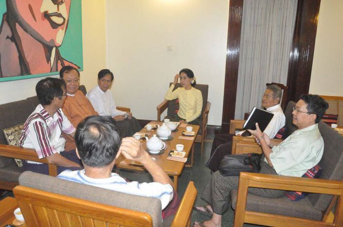 တိုင်းရင်းသားခေါင်းဆောင်များ ဒေါ်စုနှင့်ဆွေးနွေးစဉ် တိုင်းရင်းသားခေါင်းဆောင်များ ဒေါ်စုနှင့်ဆွေးနွေးစဉ် (ဓါတ်ပုံ - NLD)